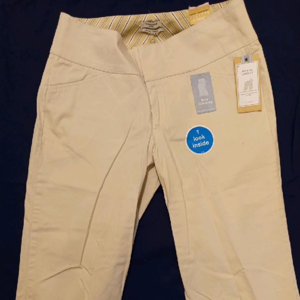 NWT Dockers slimming capri size 6p